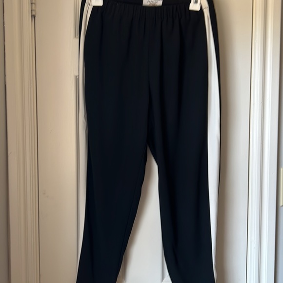 BABATON white-striped, tapered pants with pocket. - Picture 2 of 6